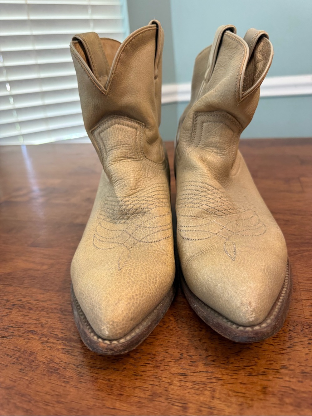 FRYE Billy Short Western Boots Womens Size 9 B Tan Beige Leather Cowboy Ankle - Picture 4 of 14